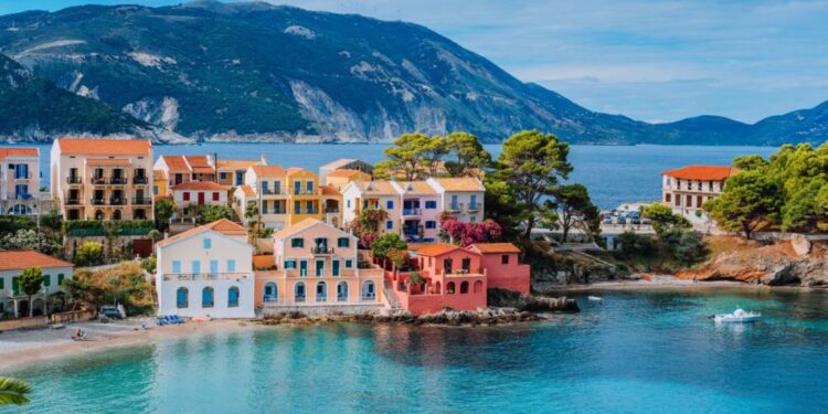 Peklenska vročina v Grčiji: V enem dnevu izbruhnilo 48 požarov