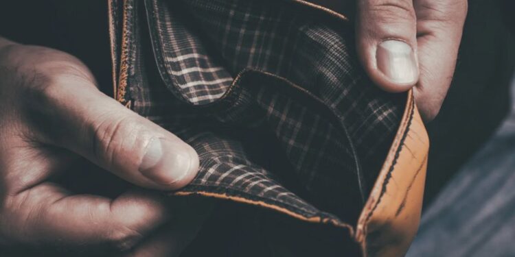 Revščina v EU: Več kot 94 milijonov ljudi ogroženih