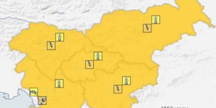 Oranžno opozorilo: Slovenijo bodo danes zajele nevihte!