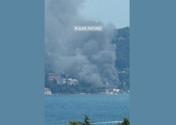 Požar v Portorožu: Priljubljeni klub Alaya v ognju (FOTO)