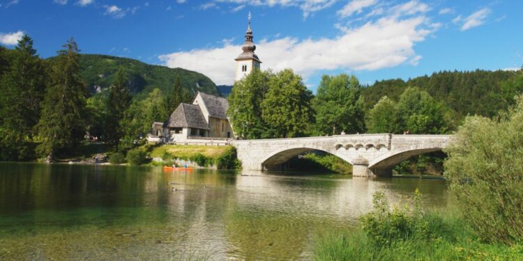 Opozorilo: Požarna nevarnost zaradi vročine na Primorskem