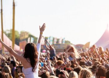 Umrl 20-letni Slovenec po festivalu Ultra: Sumijo na prevelik odmerek droge