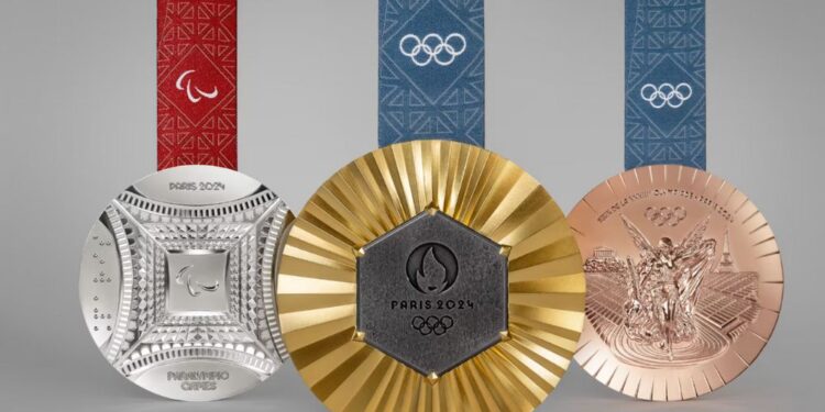 Pariz 2024: V vsaki olimpijski medalji bo košček Eifflovega stolpa