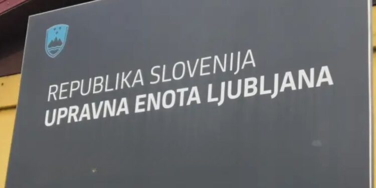 Konec stavke: Upravne enote ponovno nemoteno delujejo