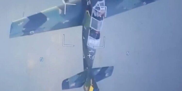 Yak-52: Ukrajinsko orožje proti ruskim dronom (FOTO)
