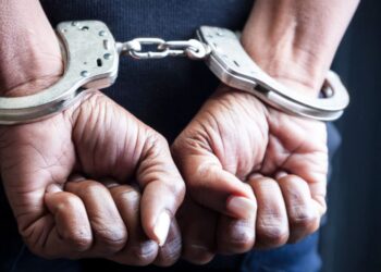 Policija prijela roparja, ki je grozil z iglo v centru Ljubljane