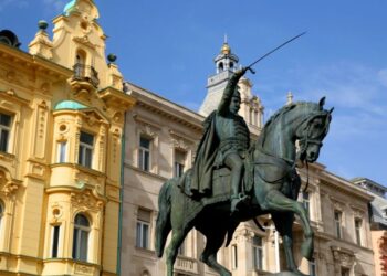 Zagrebčane predramil potres: “Kot da se pogrezamo v zemljo”