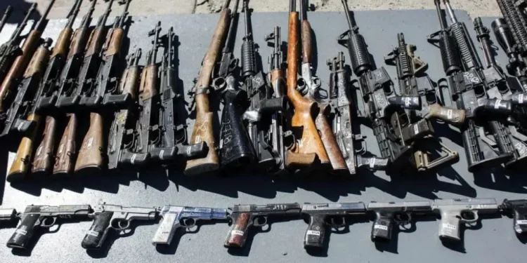 Nezakonito trgovanje z orožjem