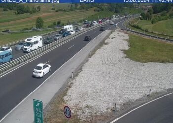 Primorska avtocesta po nesreči znova prevozna