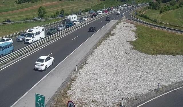 Primorska avtocesta po nesreči znova prevozna