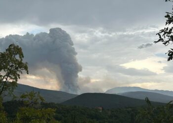 Na Hrvaškem več težko dostopnih požarov (FOTO)