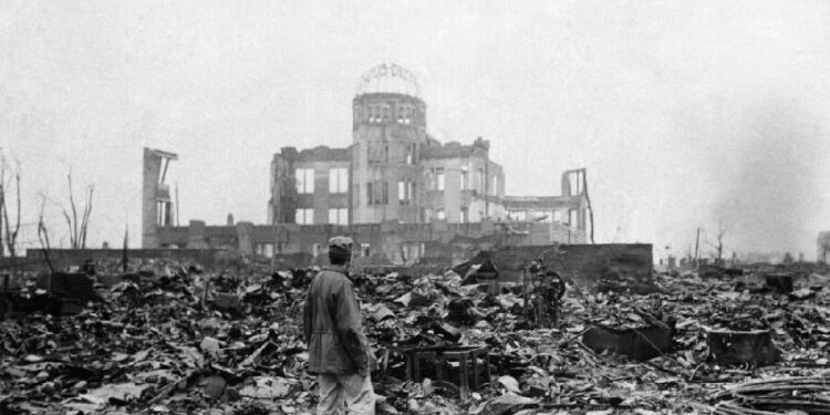 79 let od napada z atomsko bombo na Hirošimo: Zaradi posledic eksplozije je umrlo 140.000 oseb