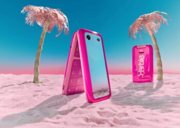 Barbie mobilni telefon: Rožnata revolucija brez družbenih omrežij