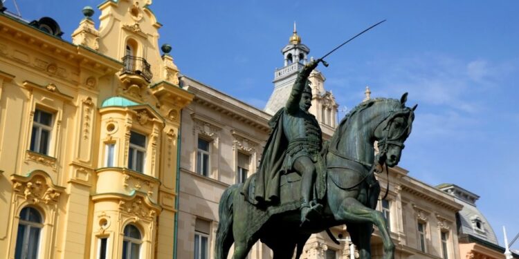 Nestrpnost na Hrvaškem: Zakaj so tarča napadov prav azijski delavci?