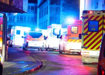 Trije mrtvi in osem ranjenih v napadu z nožem na nemškem festivalu (VIDEO)