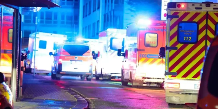 Trije mrtvi in osem ranjenih v napadu z nožem na nemškem festivalu (VIDEO)