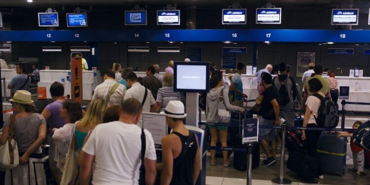 Mednarodna opozorila: “Zapustite Libanon, preden bo prepozno!”