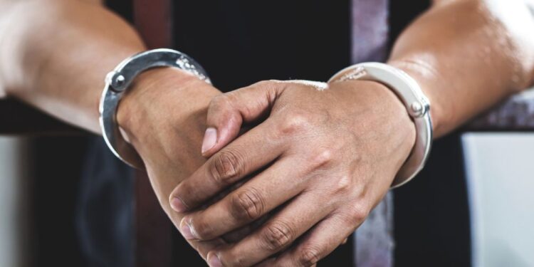 34-letni Burundijec z urejenim bivanjem osumljen spolnega napada na mladoletnico