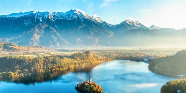 Čaka nas sončen dan z možnostjo popoldanskih neviht