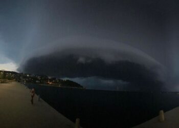 Močne nevihte po Sloveniji povzročile kaos: 20 gasilskih enot na terenu