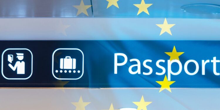 Tujci bodo za vstop v schengensko območje od maja plačevali sedem evrov