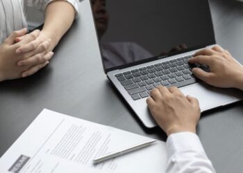 Julija porast brezposelnosti zaradi iztekov pogodb za določen čas