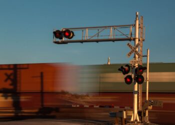 Preventivni nadzor Slovenskih železnic: Nepravilno prečkanje proge lahko vodi v smrt