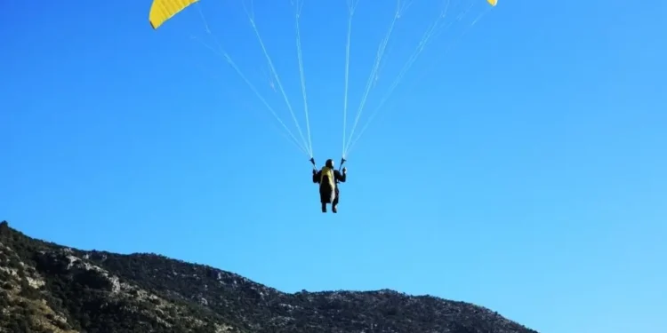 Nova smrtna nesreča pri nas: Nemški jadralni padalec strmoglavil