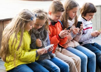 Pametni telefoni na prepovedanem seznamu: Irska stopa korak naprej