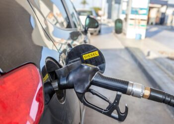 Vlada znova uvaja prispevek na dizelsko gorivo