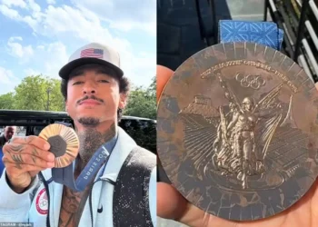 Bronasti olimpijec razkril stanje osvojene medalje po enem tednu (VIDEO)