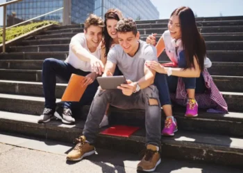 Mladi v Sloveniji ob mednarodnem dnevu mladih opozarjajo na stanovanjsko problematiko