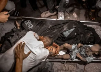 Izraelski napad na šolo v Gazi: Več kot sto ljudi pokončanih v krvavem pokolu