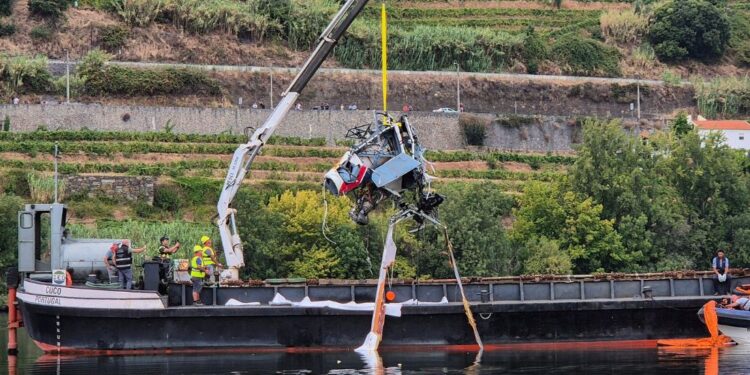 Portugalska: Helikopterska nesreča terjala najmanj štiri življenja (VIDEO)