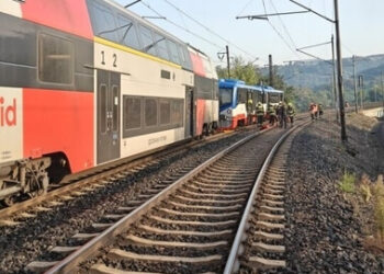 Trčenje potniških vlakov v Pragi: Strojevodja pod vplivom alkohola, a kriv drugi (FOTO)