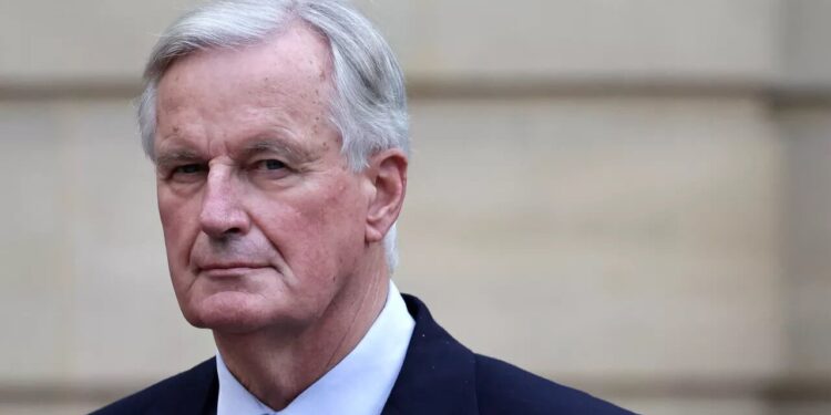 Francija dobi novo vlado: Barnier prevzel vodenje, desni premik sprožil proteste (VIDEO)