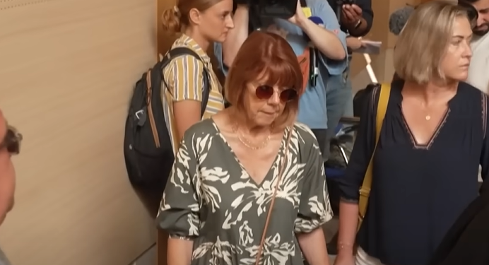 Groza v Franciji: Žena verjela da ima alzheimerja, mož pa več let vabil moške, da jo zdrogirano posljujejo