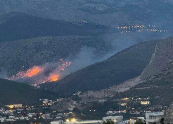 Požar blizu Splita pod nadzorom: Intervencija gasilcev se nadaljuje (FOTO)