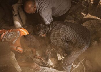 Izraelske sile spet napadle varno območje v Gazi, najmanj štirje mrtvi