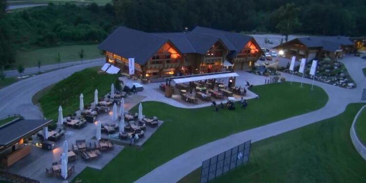 Požar v Golf Clubu Smlednik: Gasilci hitro ukrepali