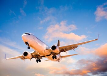 Evropska letala v nevarnosti: Pijanost in droge med potniki dosegajo alarmantne ravni