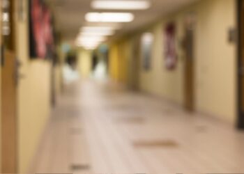 Masovni izpis učencev v Zagrebu: Nasilni učenec prisilil starše v drastične ukrepe