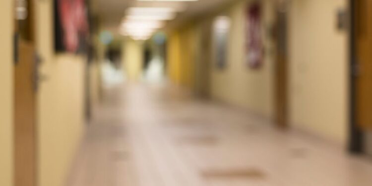 Masovni izpis učencev v Zagrebu: Nasilni učenec prisilil starše v drastične ukrepe