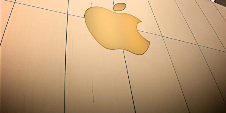 Apple izgubil pravno bitko: Irska dobi nazaj 13 milijard evrov