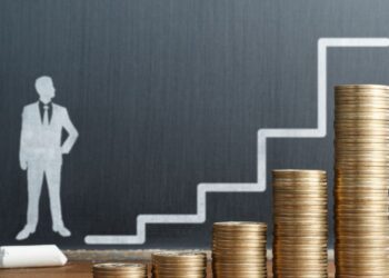 Postopno zvišanje plač v javnem sektorju: Kaj prinaša nova lestvica?