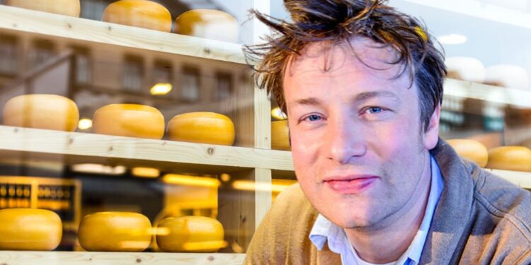 Drzna tatvina stoletja: Jamie Oliver poziva na pomoč po kraji 22 ton luksuznega cheddarja