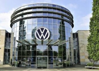 Volkswagen pred prelomnico: Načrtujejo zaprtje tovarn in množična odpuščanja