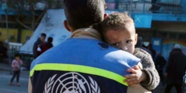 Izraelska poteza dviga prah: kaj pomeni prepoved UNRWA za Palestince?