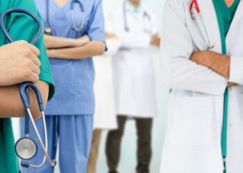 Kriza v slovaškem zdravstvu: Zakaj več kot 2700 zdravnikov zapušča svoja mesta?