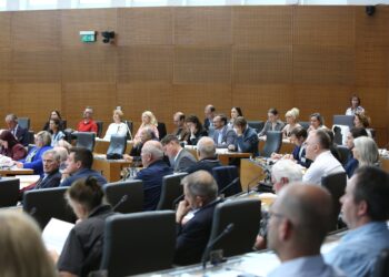 Romska problematika v ospredju razprave: Opozicija zahteva spremembe zakonodaje